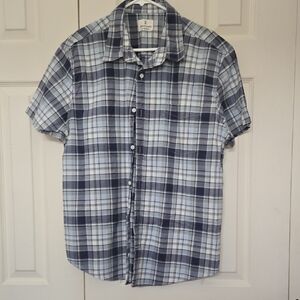 Men's Blue Plaid Short-Sleeve Button-Up Shirt